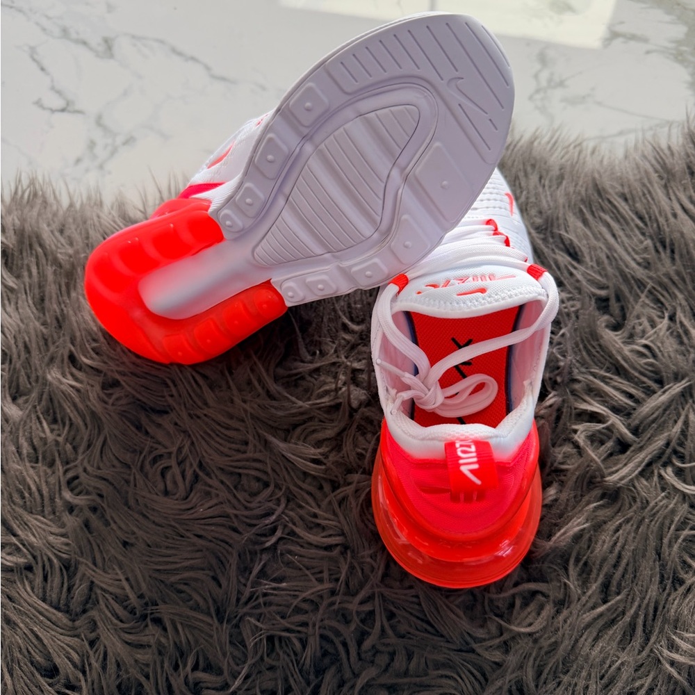 Nike Air Max 270 - Picture 9 of 10